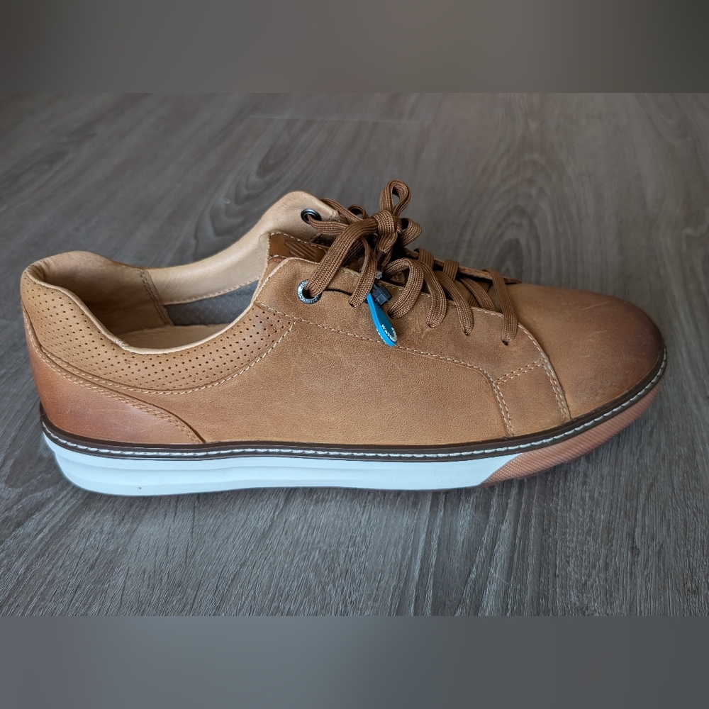Johnston & Murphy Tan Sneakers with Sleek Lace-Up Design